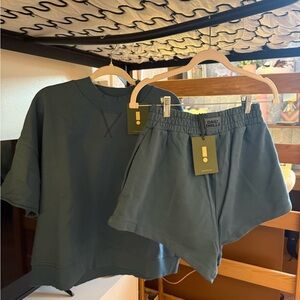 Daily Drills Set Cropped Sleeve Vintage Crew and Super Shorts in Cabana